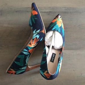 NWOT Tropical Nine West Heels